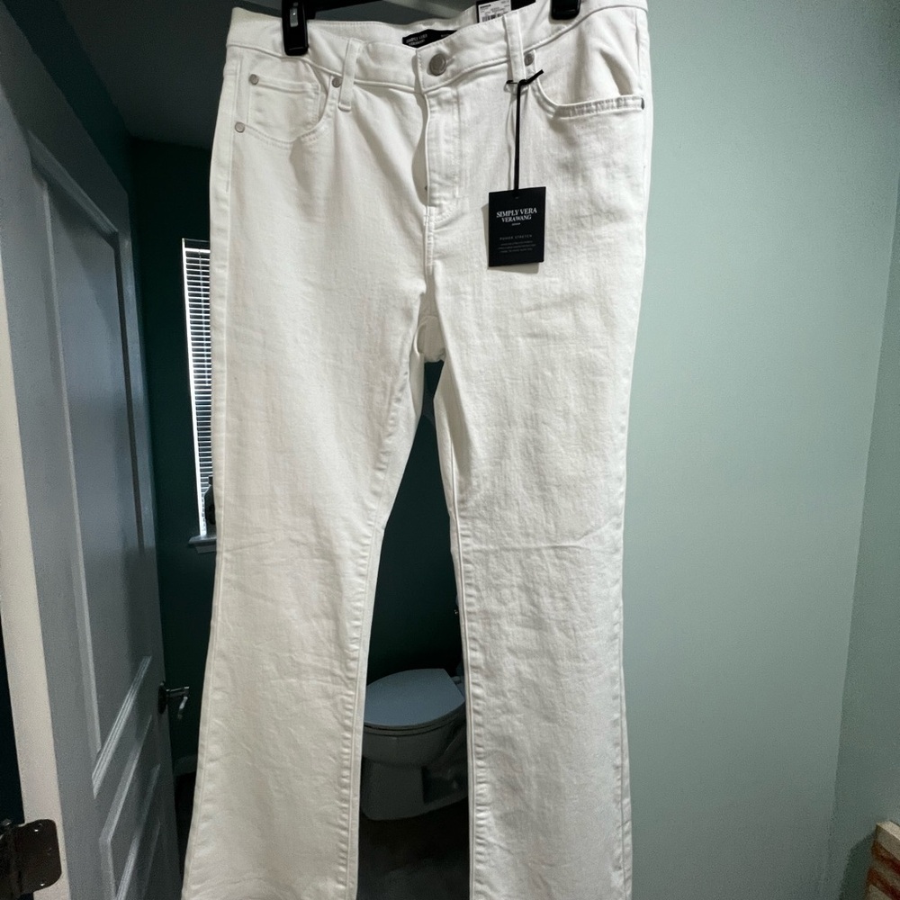 BNWT Simply Vera Vera Wang Power Stretch denim. Bootcut style, white, size 12.